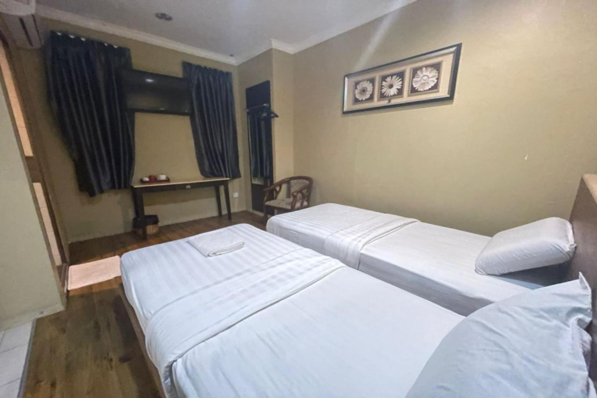 Oyo 90411 Perdana Hotel Labuan Zewnętrze zdjęcie