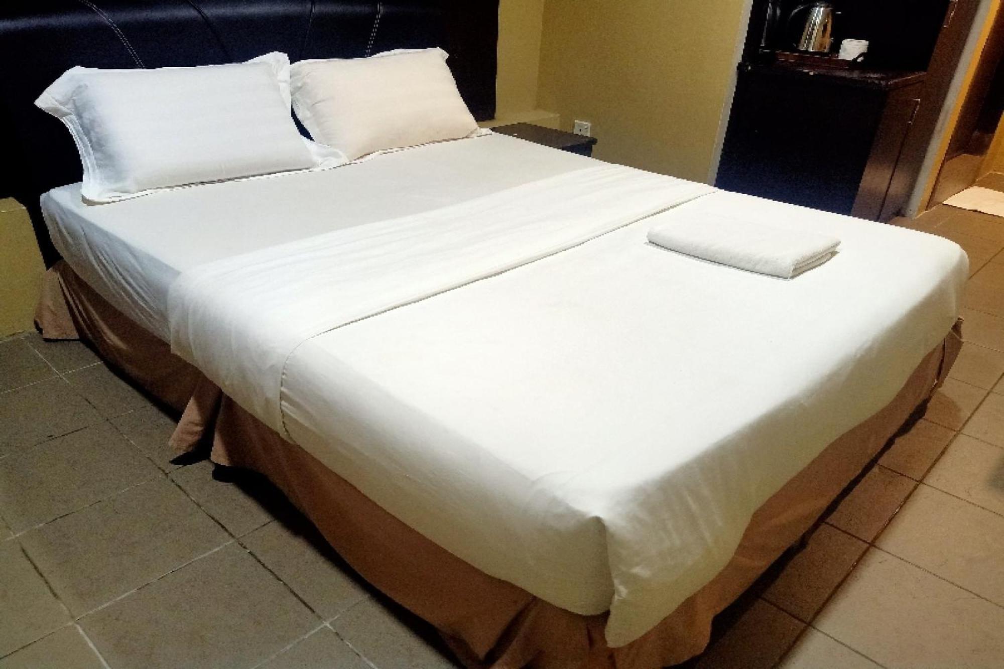 Oyo 90411 Perdana Hotel Labuan Zewnętrze zdjęcie