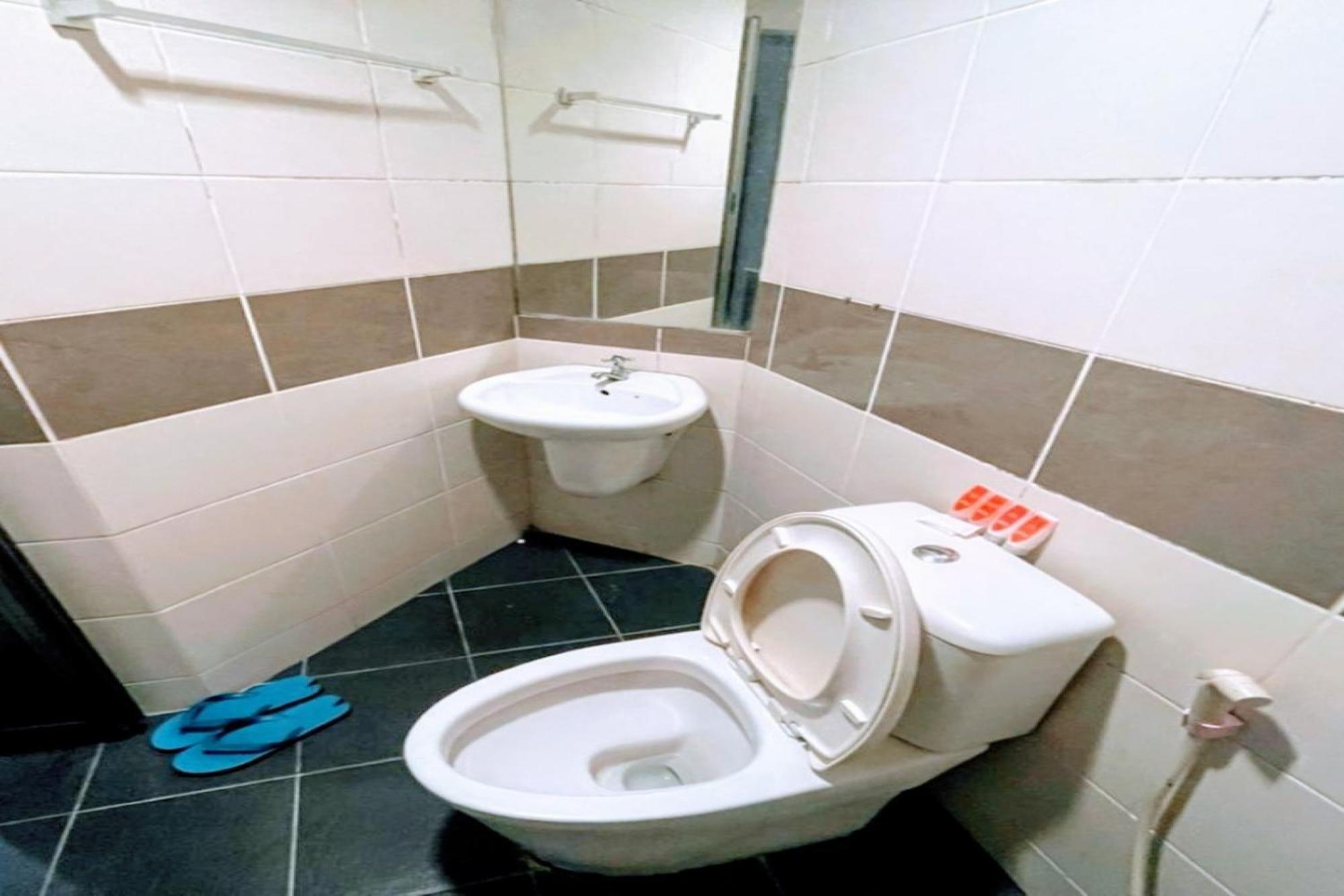 Oyo 90411 Perdana Hotel Labuan Zewnętrze zdjęcie