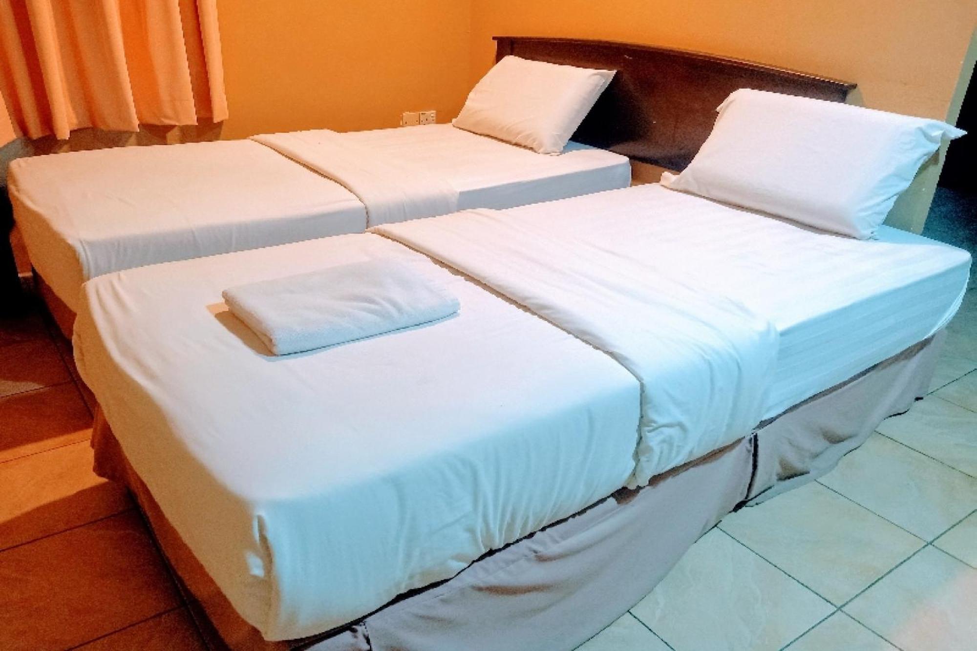 Oyo 90411 Perdana Hotel Labuan Zewnętrze zdjęcie