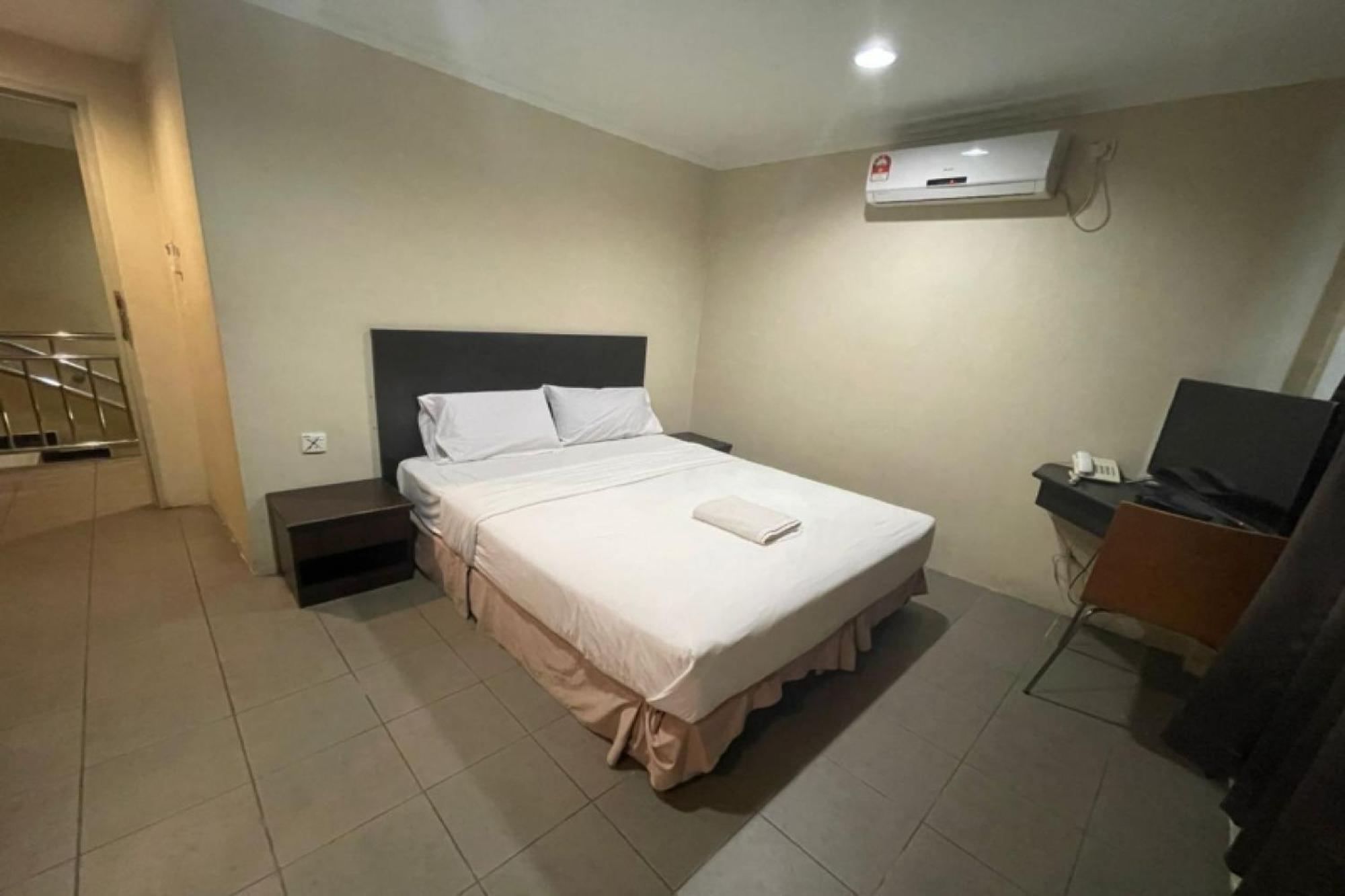 Oyo 90411 Perdana Hotel Labuan Zewnętrze zdjęcie