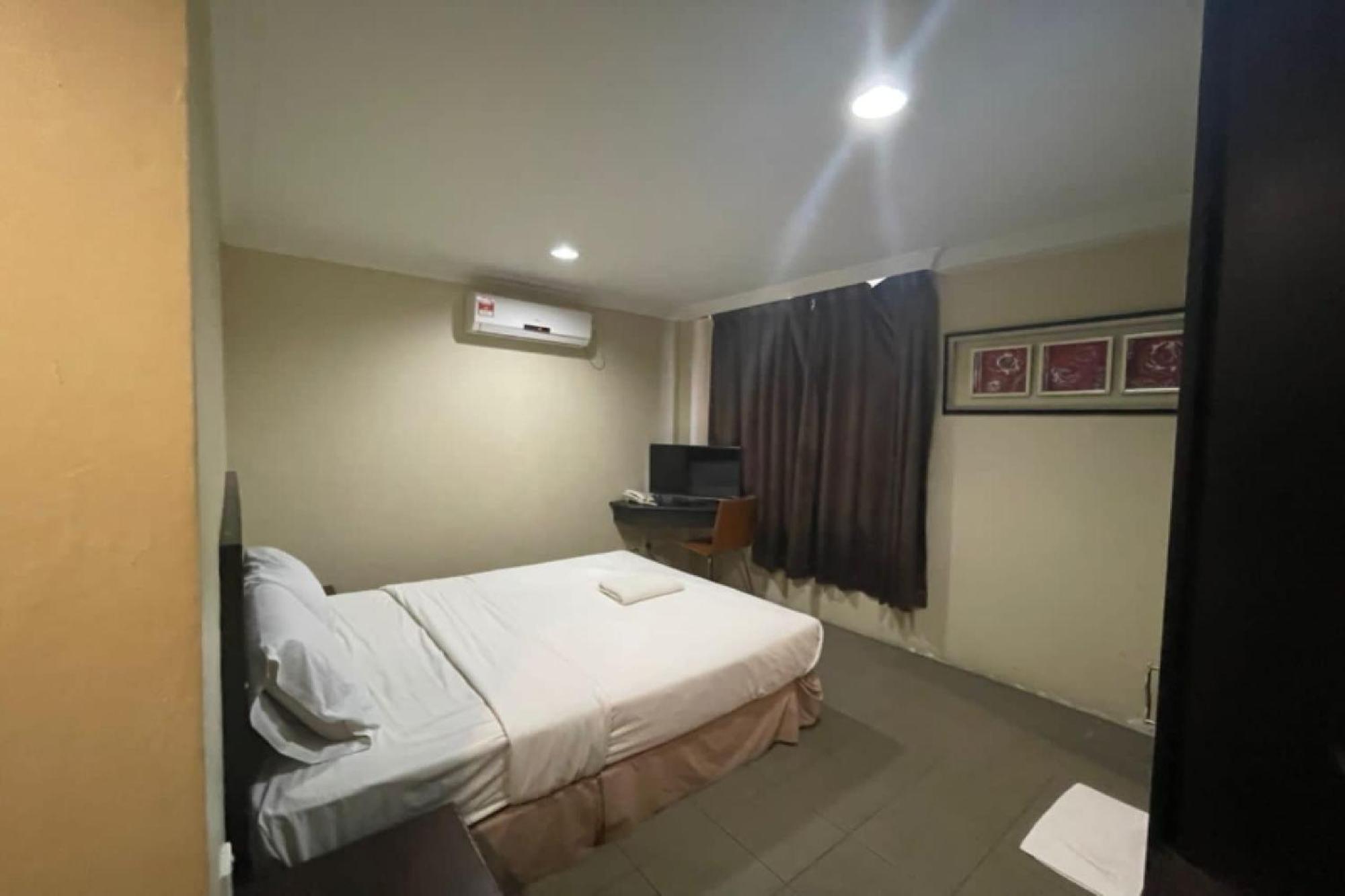 Oyo 90411 Perdana Hotel Labuan Zewnętrze zdjęcie